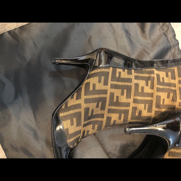 Authentic Fendi boots - Picture 5 of 8
